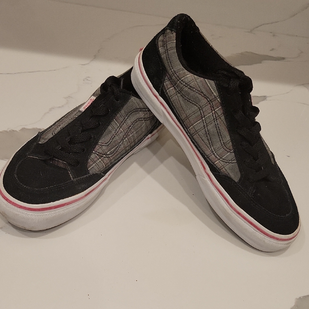 Vans Stylish Black and Gray Womans Sneakers
